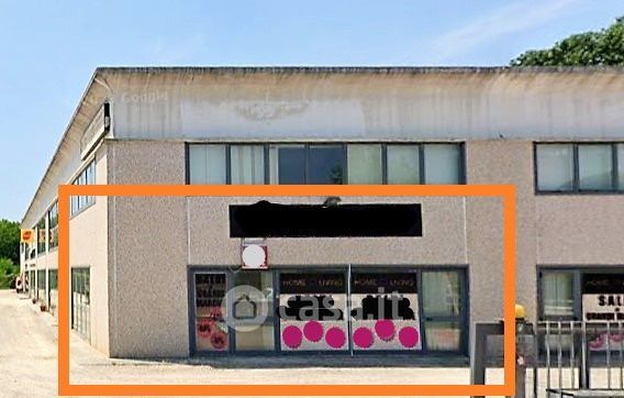 Capannone in commerciale in Via Po