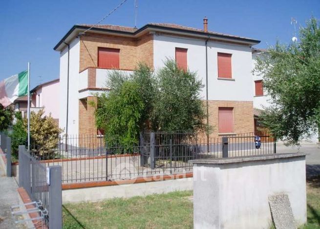 Casa indipendente in residenziale in Via Piangipane