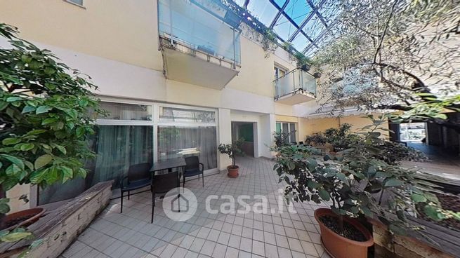 Ufficio in commerciale in Via Stazione