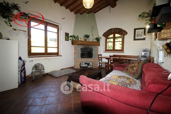 Villetta a schiera in residenziale in Via Ponte Mocarini