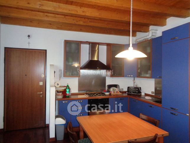 Appartamento in residenziale in Via Enrico da Monza 18