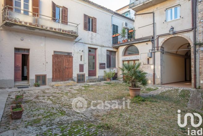 Casa indipendente in residenziale in Via Giovanni Falleroni 82
