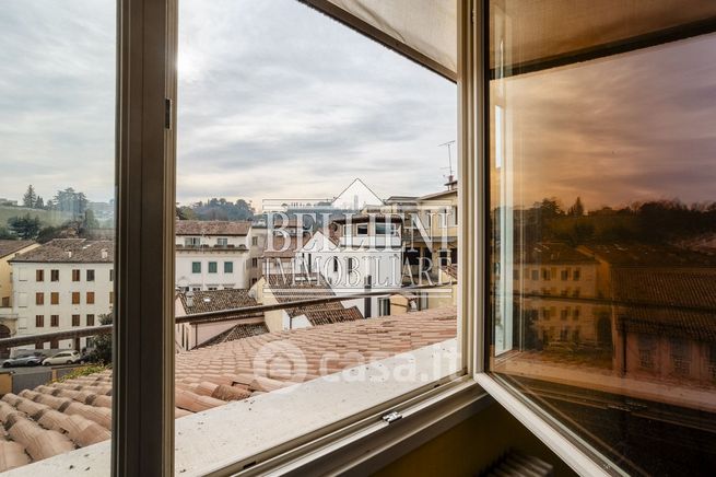 Attico/mansarda in residenziale in Via Paolo Lioy