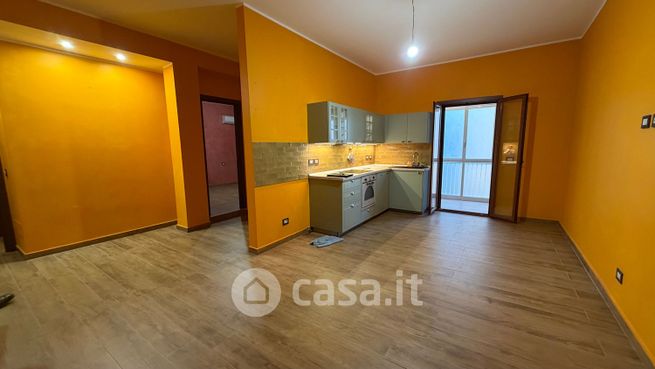 Appartamento in residenziale in Via Demostene 3