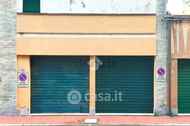 Box/posto auto in residenziale in Via dei Piccone 30
