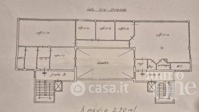 Ufficio in commerciale in Via Grande 172