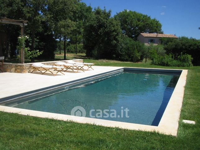 Casa indipendente in residenziale in Strada Regionale 74 Maremmana