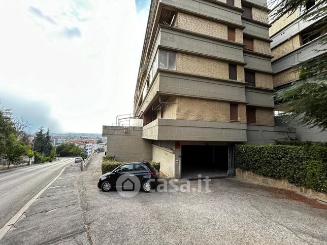 Garage/posto auto in residenziale in Via Gaetano Ricciardi 40