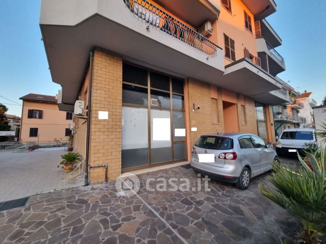 Ufficio in commerciale in Via dell'Artigianato
