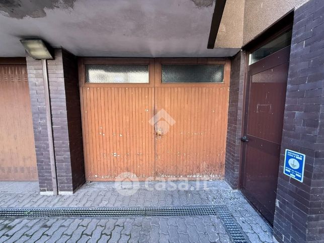 Garage/posto auto in residenziale in Via Mario Greppi 6