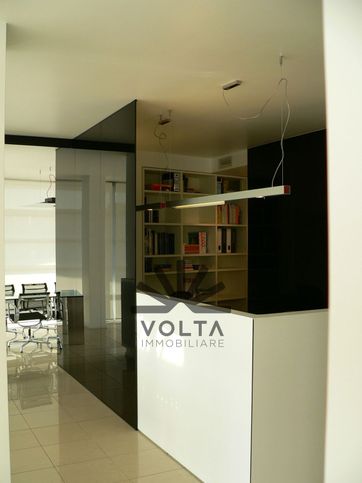 Ufficio in commerciale in 