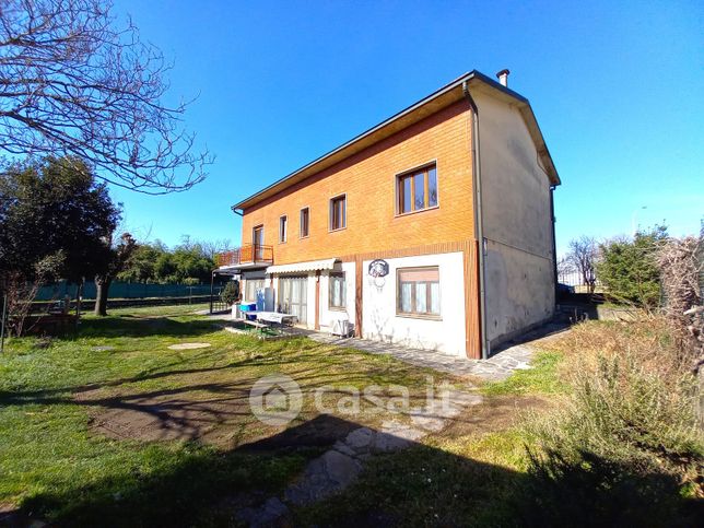 Casa indipendente in residenziale in Via Ronchi