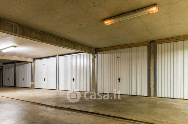 Box/posto auto in residenziale in Via Armando Diaz 3