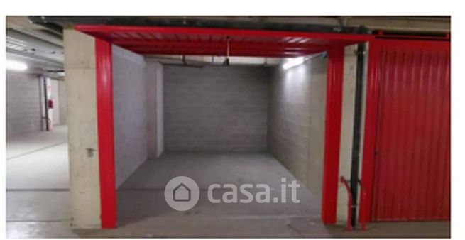 Box/posto auto in residenziale in Via Carlo Imbonati 62