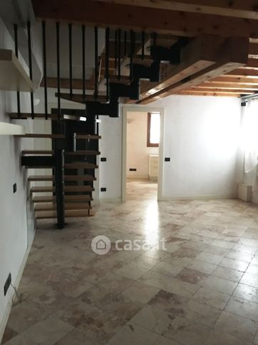 Appartamento in residenziale in Viale Fratelli Cairoli 41