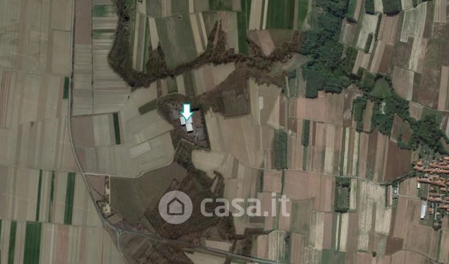 Capannone in commerciale in Strada Senza Nome