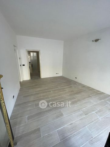 Ufficio in commerciale in 