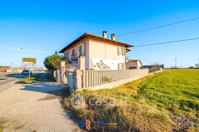 Villa in residenziale in Via Poirino 48