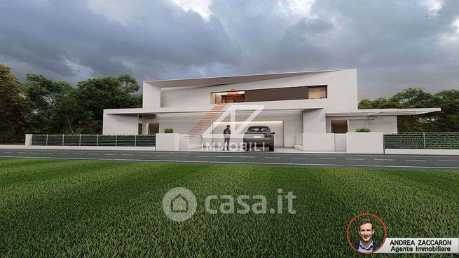 Casa bi/trifamiliare in residenziale in Via Roma