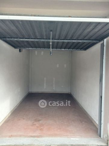 Box/posto auto in residenziale in Corso Asti 115