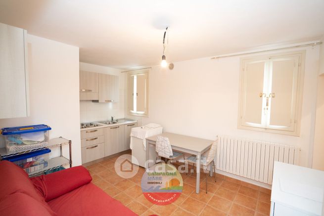 Villetta a schiera in residenziale in Via Quercia 10