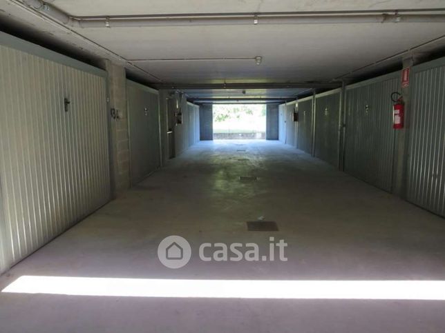 Box/posto auto in residenziale in Via Mantova