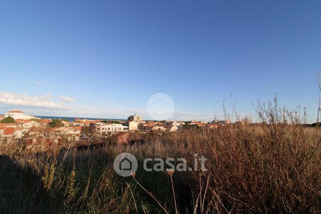 Terreno agricolo in commerciale in SP28 1