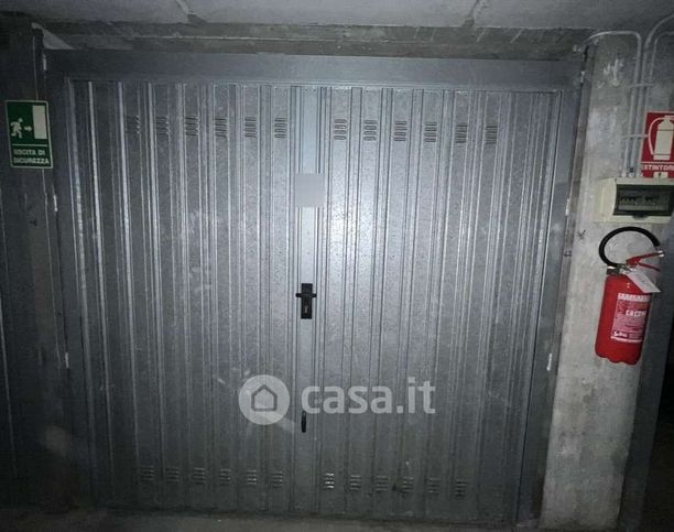 Box/posto auto in residenziale in Via Domenico Cimarosa