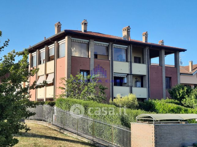 Box/posto auto in residenziale in Via Giuseppe Ungaretti