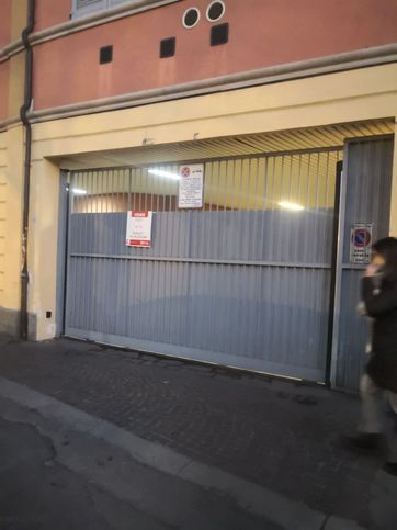 Garage/posto auto in residenziale in Via Antonio Zanolini 3