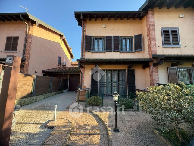 Casa bi/trifamiliare in residenziale in Via Pasolini 103