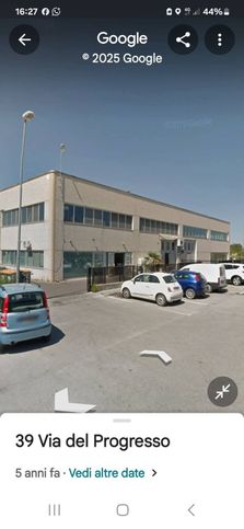 Capannone in commerciale in Via del Progresso 79