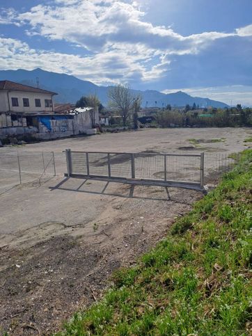 Terreno agricolo in commerciale in Via Pietro Pellegrini 4