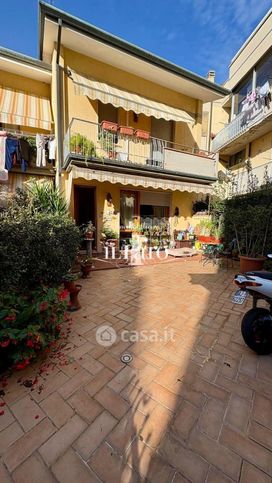 Villetta a schiera in residenziale in Via dei Larici 13