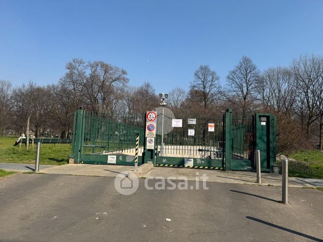 Box/posto auto in residenziale in Via Balilla 31