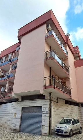 Appartamento in residenziale in Via Giovanni de Vita 23