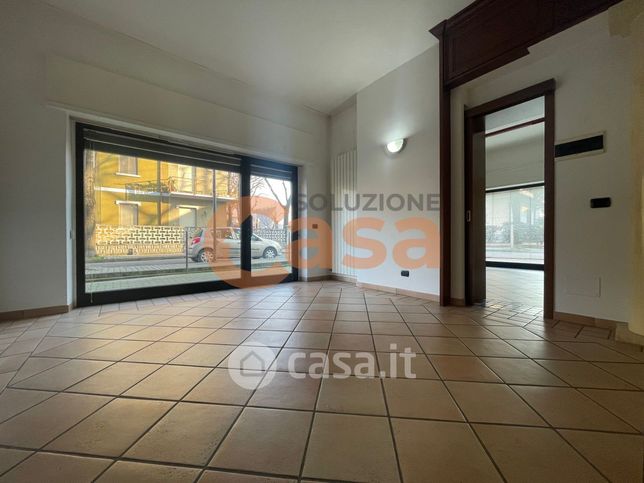 Ufficio in commerciale in Via Giacomo Lanza
