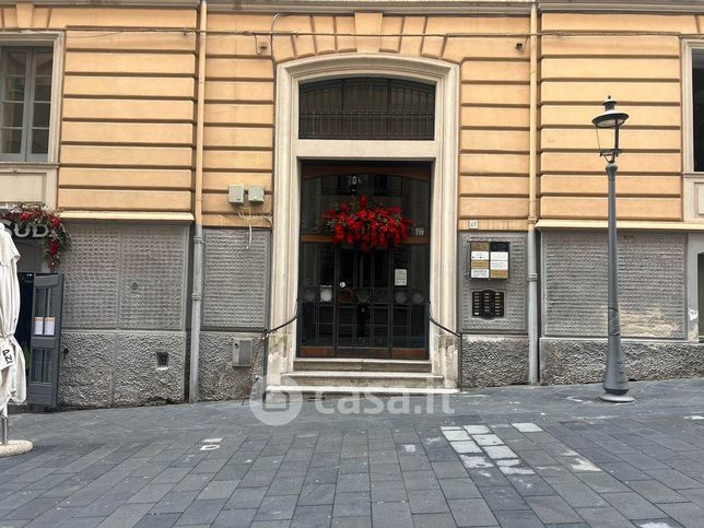 Ufficio in commerciale in 