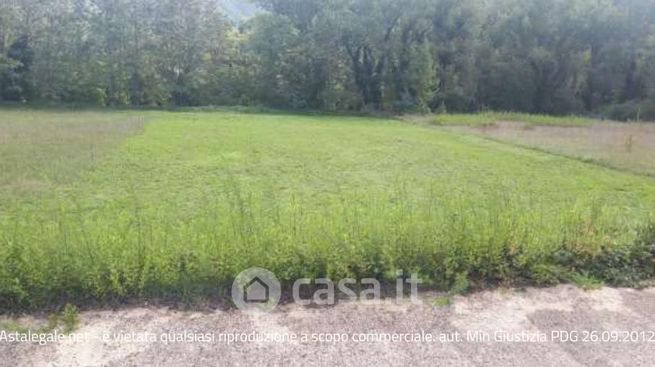 Terreno agricolo in commerciale in 