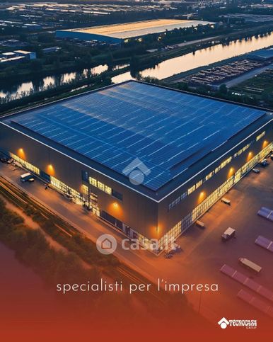 Capannone in commerciale in Via Achille Grandi 4