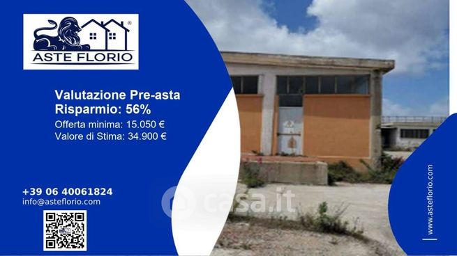 Capannone in commerciale in Z.i
