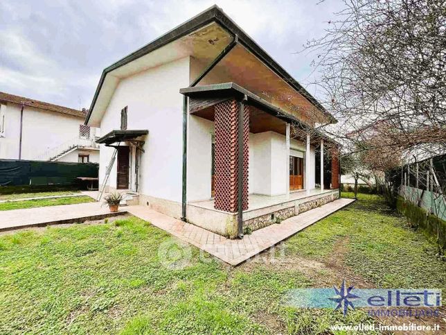 Villa in residenziale in 