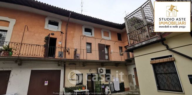 Appartamento in residenziale in Piazza Vitaliano Crivelli 10