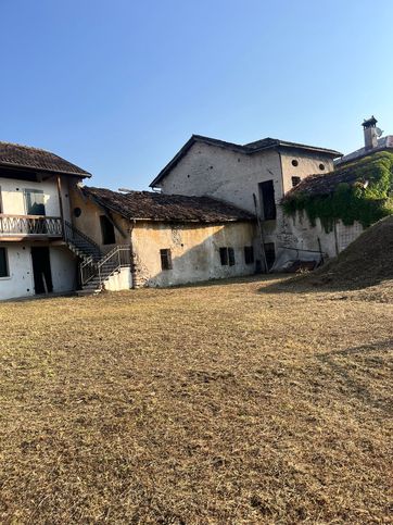 Casa indipendente in residenziale in Via Cesare Battisti