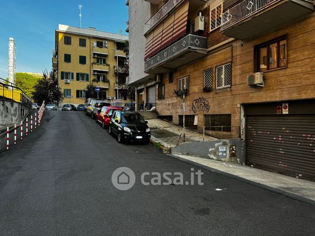 Garage/posto auto in residenziale in Via Caio Lelio 37