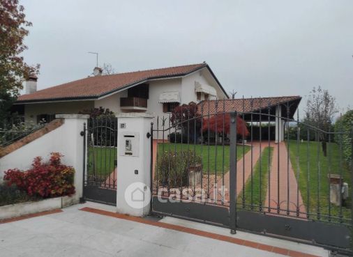 Casa indipendente in residenziale in Via Verdi 17