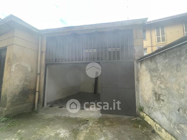 Capannone in commerciale in Via Luigi Cibrario 82