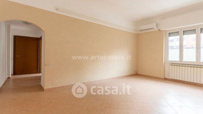 Appartamento in residenziale in Via Resegone 3