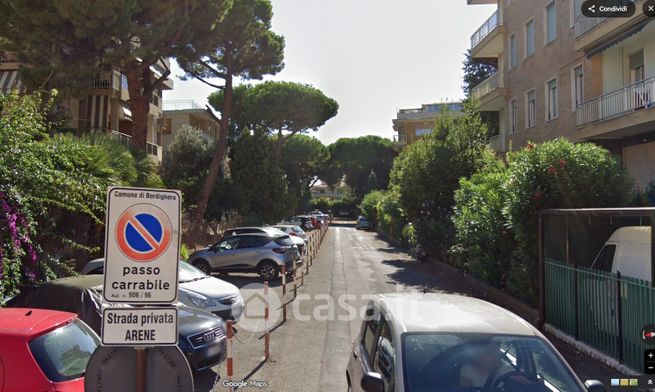 Box/posto auto in residenziale in Via Arene 7