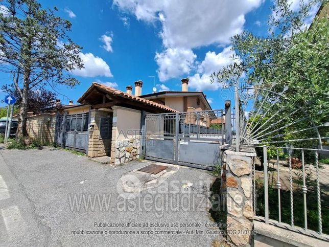 Villa in residenziale in Via della Riserva Nuova 184